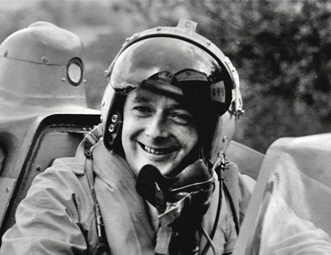 DONALD CAMPBELL IN BLUEBIRD : 1958
